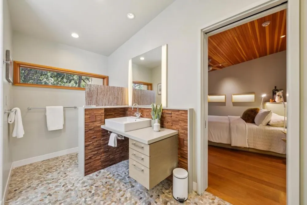2 Buck Meadow Drive Portola Valley, CA 94028
