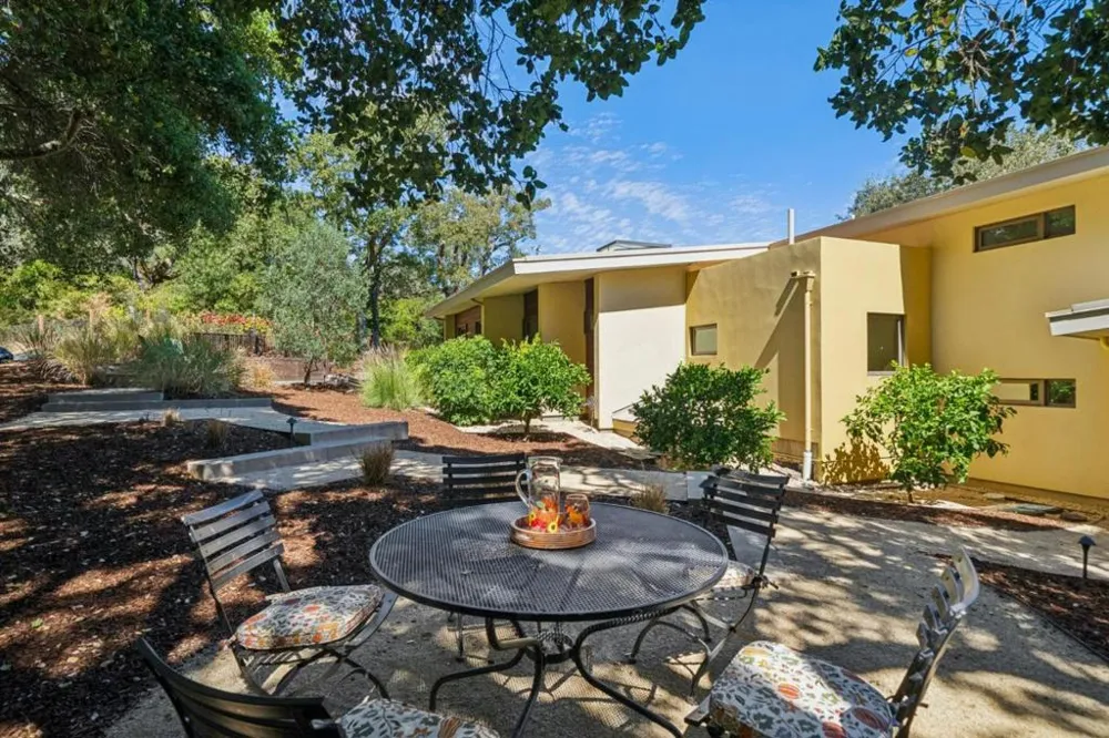 2 Buck Meadow Drive Portola Valley, CA 94028