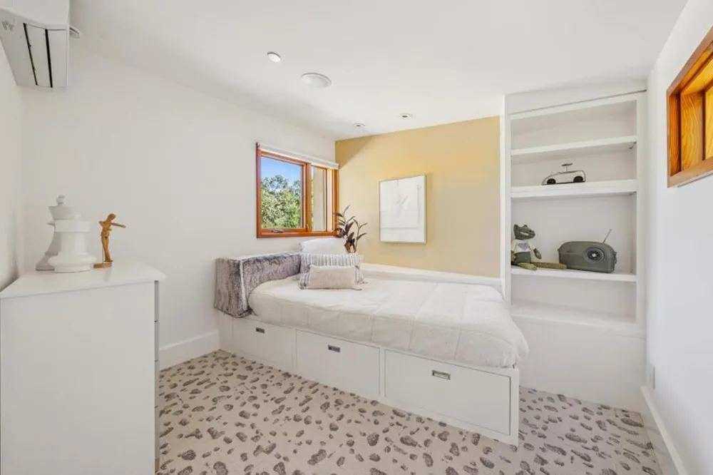 2 Buck Meadow Drive Portola Valley, CA 94028