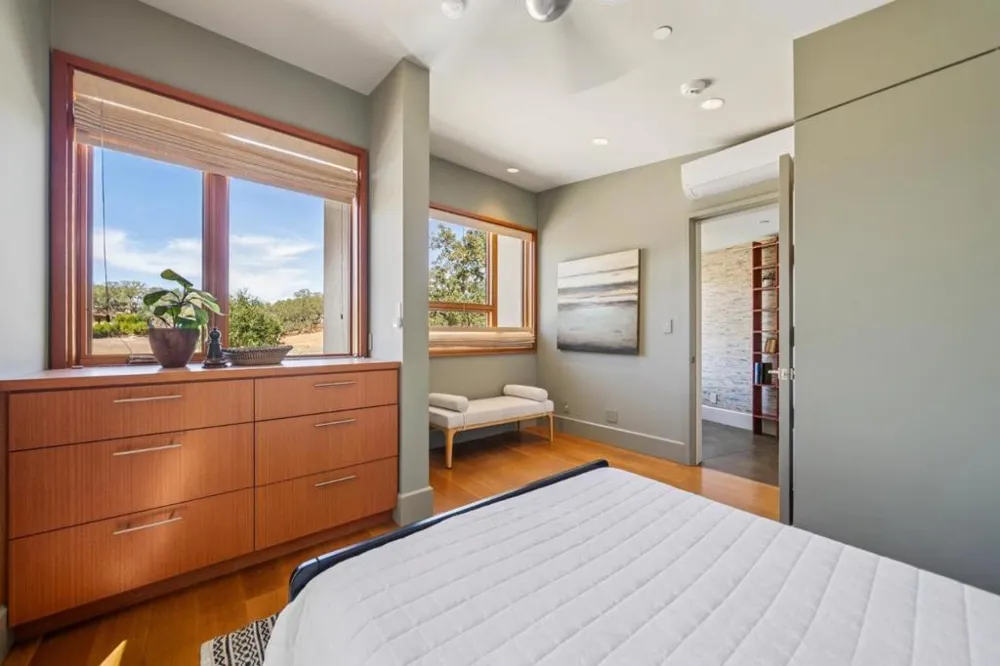 2 Buck Meadow Drive Portola Valley, CA 94028