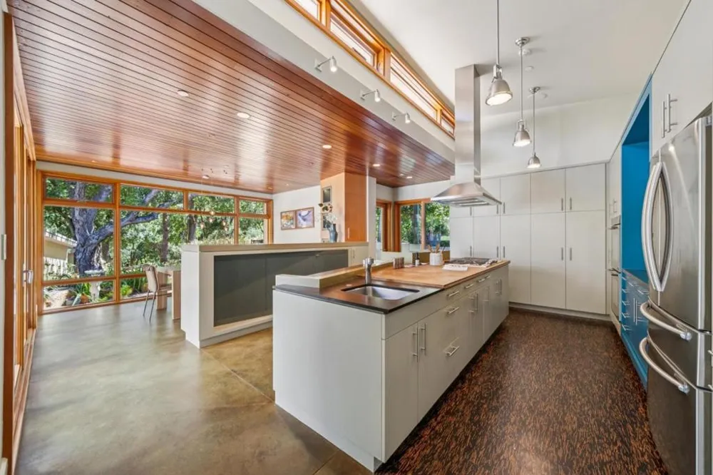 2 Buck Meadow Drive Portola Valley, CA 94028