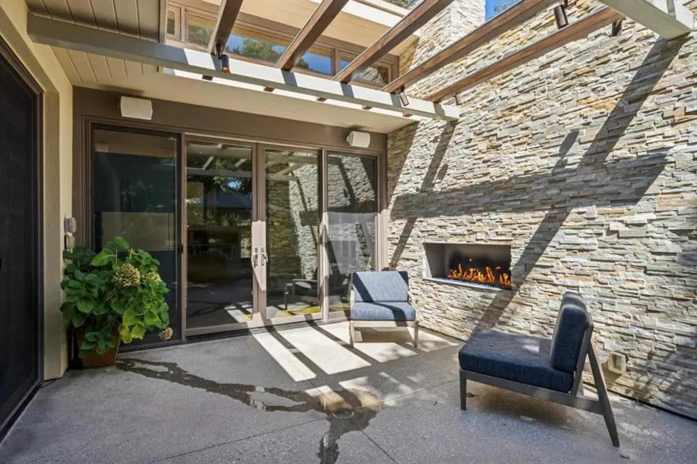 2 Buck Meadow Drive Portola Valley, CA 94028