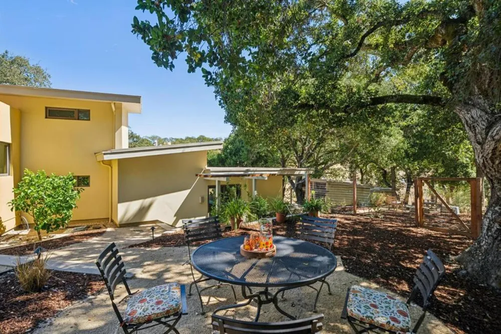 2 Buck Meadow Drive Portola Valley, CA 94028