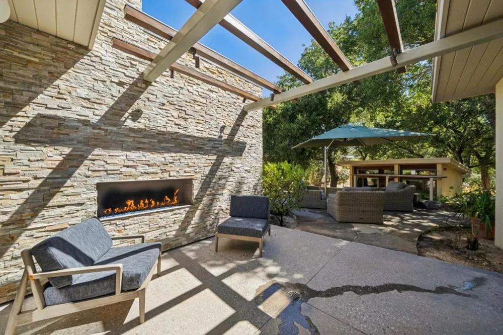 2 Buck Meadow Drive Portola Valley, CA 94028