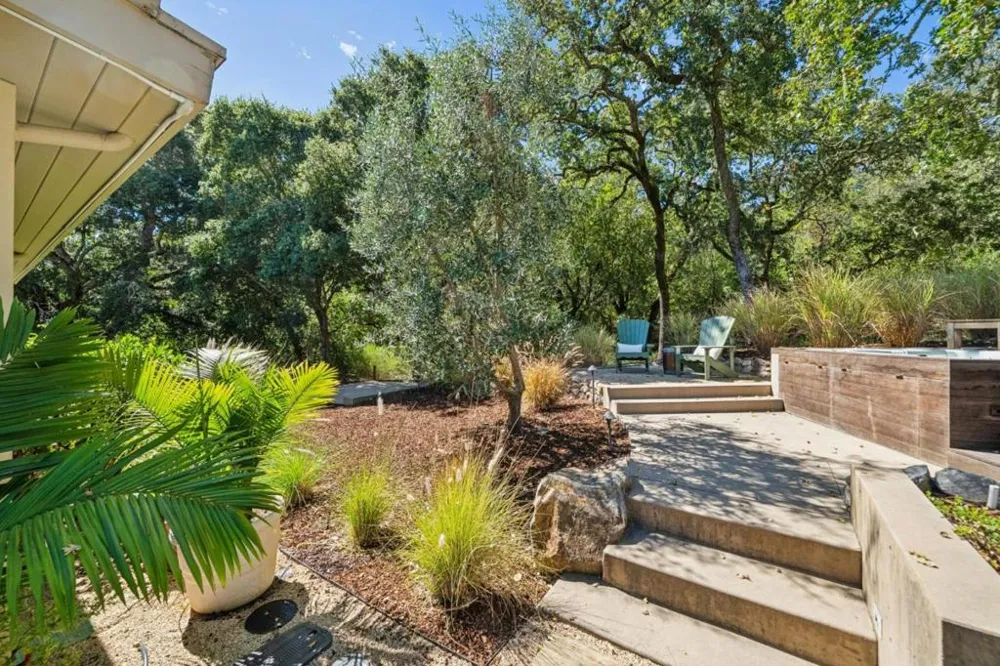 2 Buck Meadow Drive Portola Valley, CA 94028