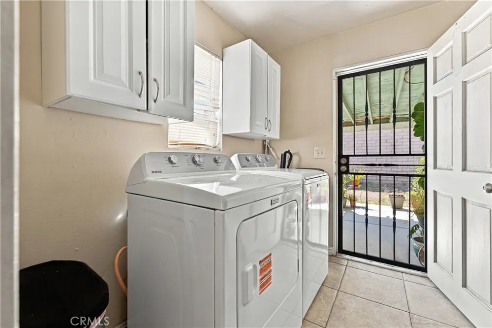 21211 Haston Place Lakewood, CA 90715