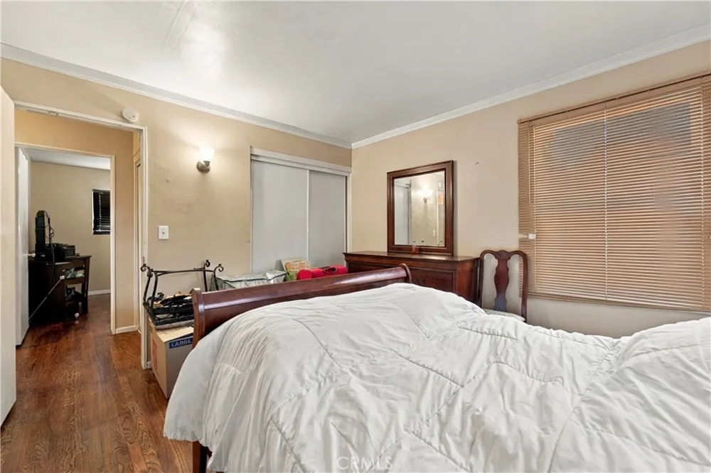21211 Haston Place Lakewood, CA 90715