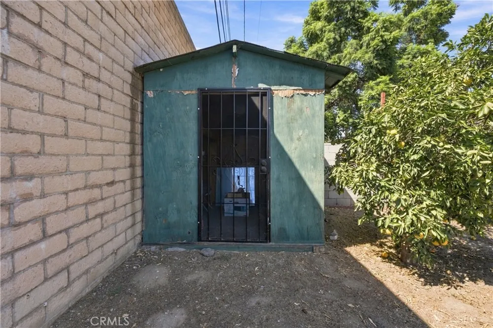 21211 Haston Place Lakewood, CA 90715