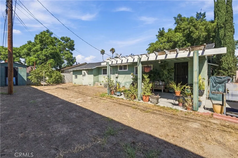 21211 Haston Place Lakewood, CA 90715