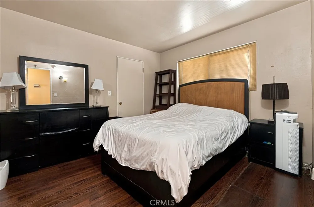 21211 Haston Place Lakewood, CA 90715