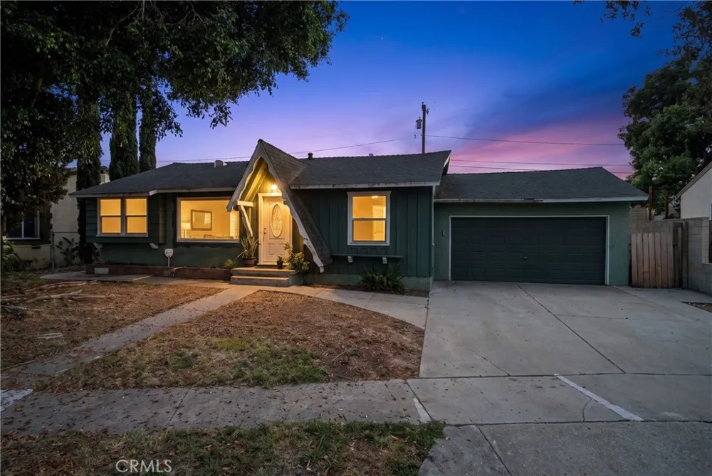 21211 Haston Place Lakewood, CA 90715