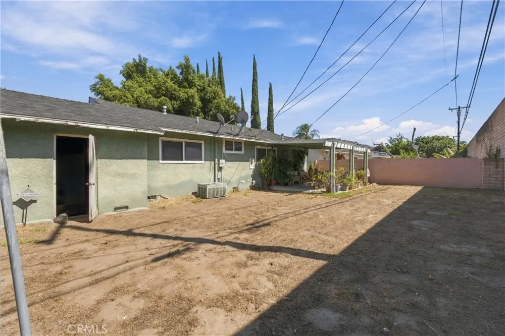 21211 Haston Place Lakewood, CA 90715
