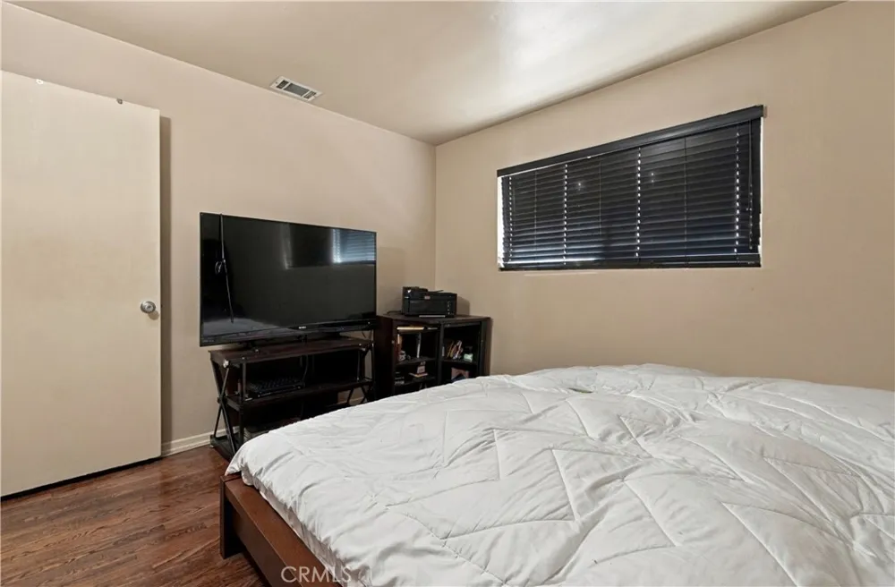 21211 Haston Place Lakewood, CA 90715
