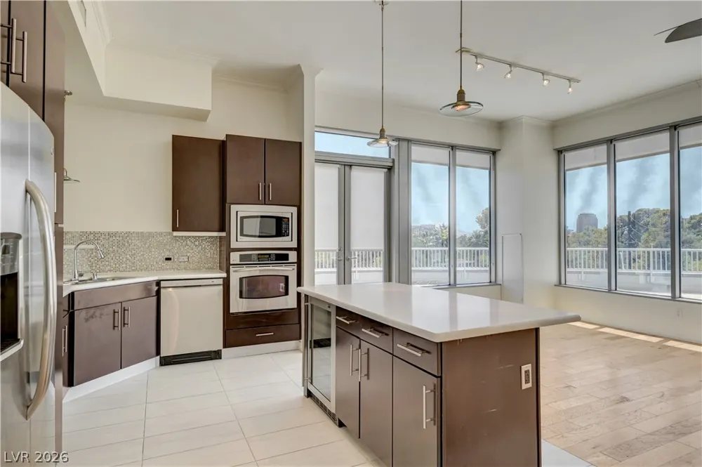 360 E Desert Inn Road #402 Las Vegas, NV 89109
