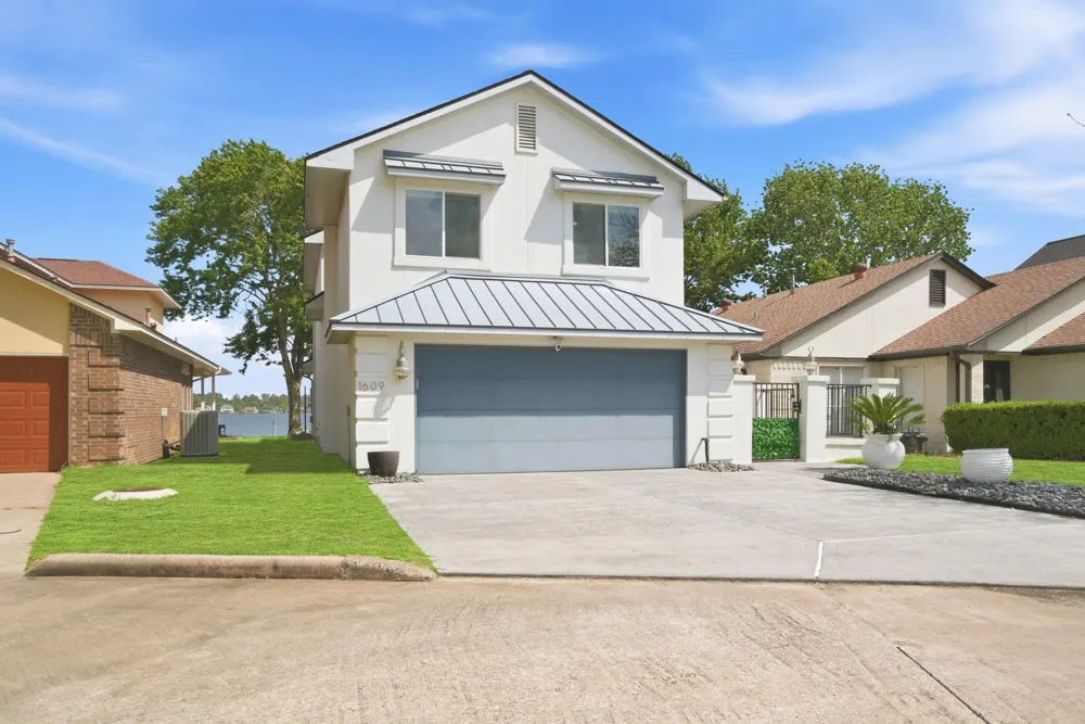 1609 Schooner Point Willis, TX 77318