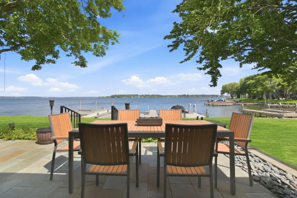 1609 Schooner Point Willis, TX 77318