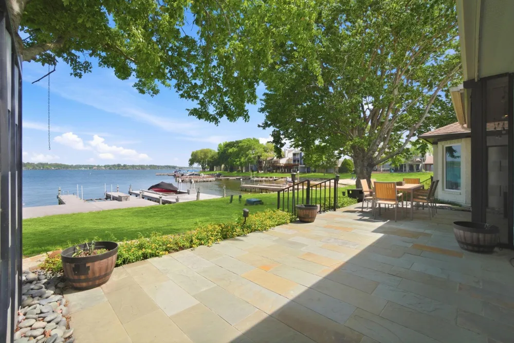 1609 Schooner Point Willis, TX 77318