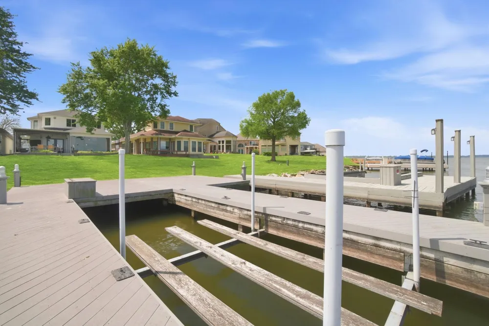 1609 Schooner Point Willis, TX 77318