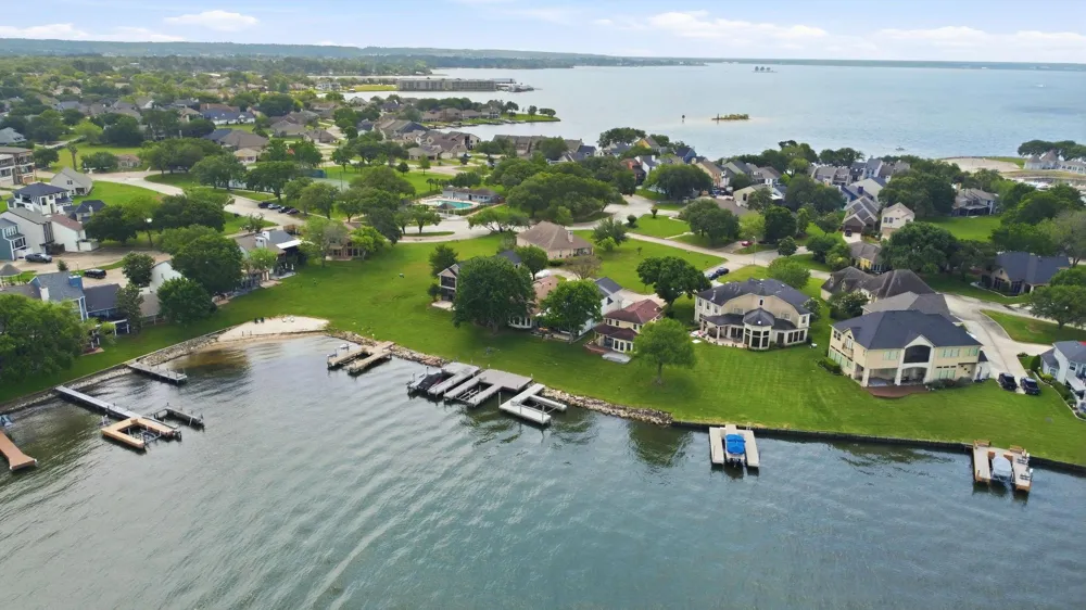 1609 Schooner Point Willis, TX 77318