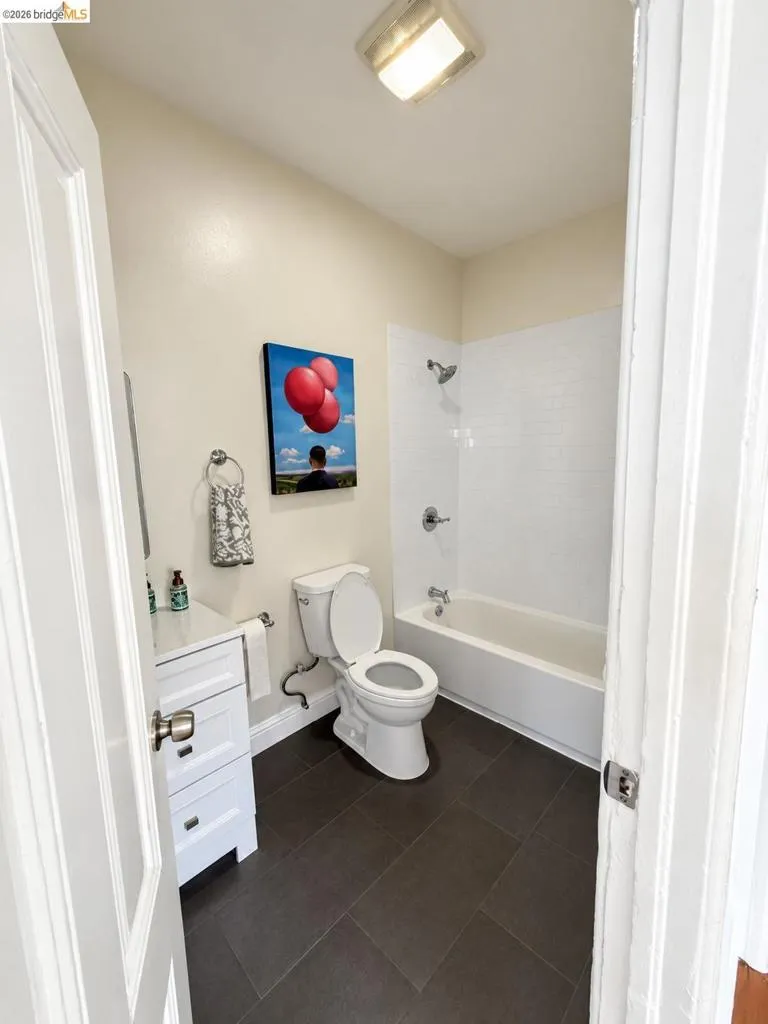 1324 Burnett Berkeley, CA 94702