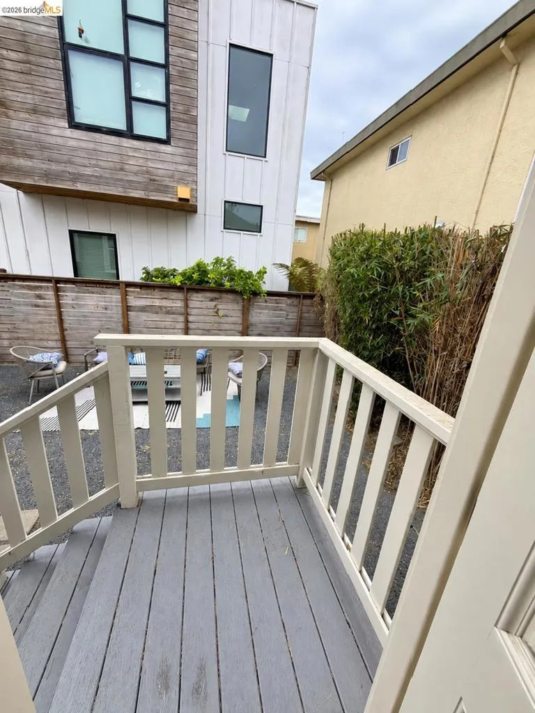 1324 Burnett Berkeley, CA 94702