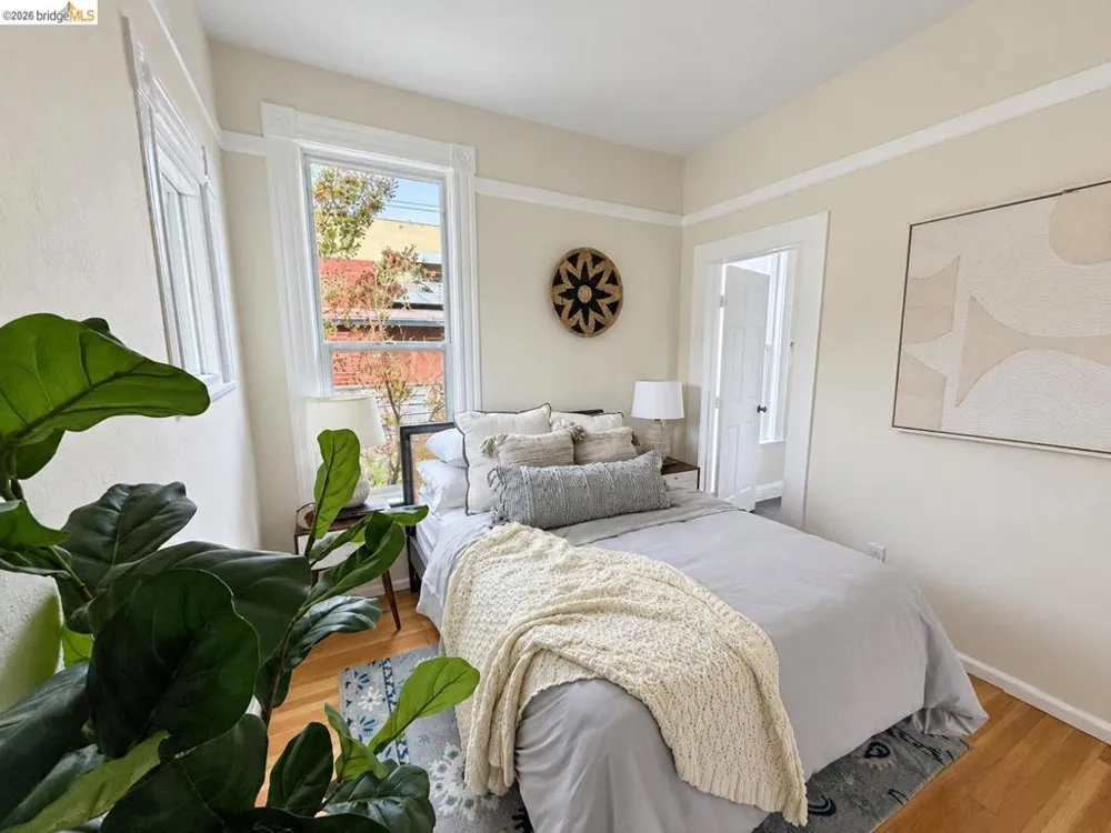 1324 Burnett Berkeley, CA 94702