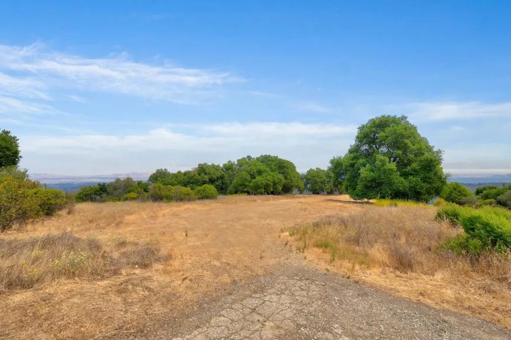 Swiss Creek Lane Cupertino, CA 95014