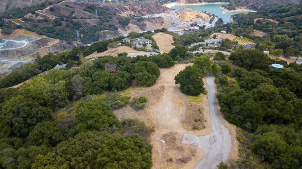 Swiss Creek Lane Cupertino, CA 95014