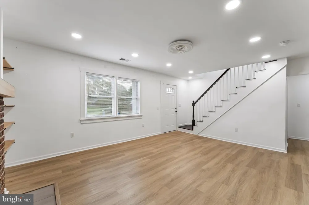 6906 KINGSTON DRIVE Temple Hills, MD 20748