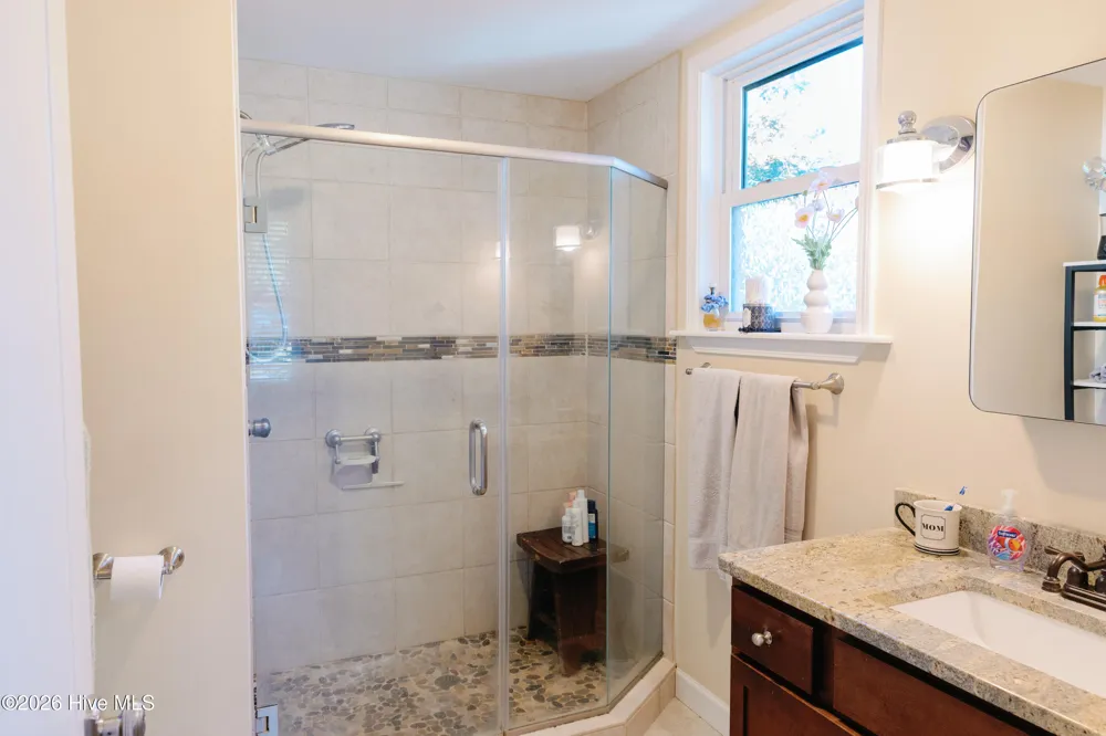 998 Bayview Road Bath, NC 27808