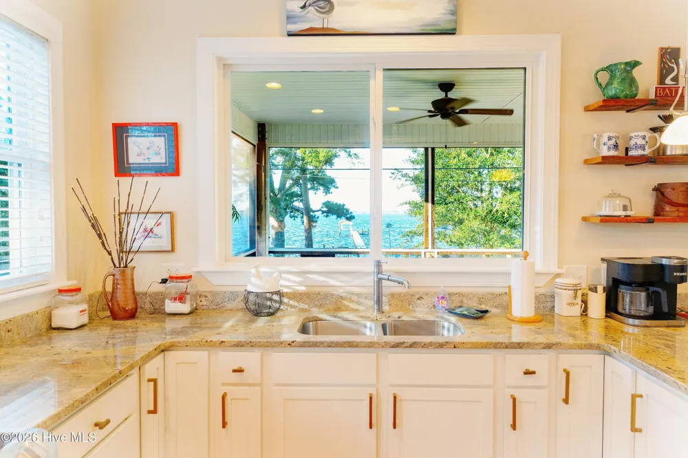 998 Bayview Road Bath, NC 27808
