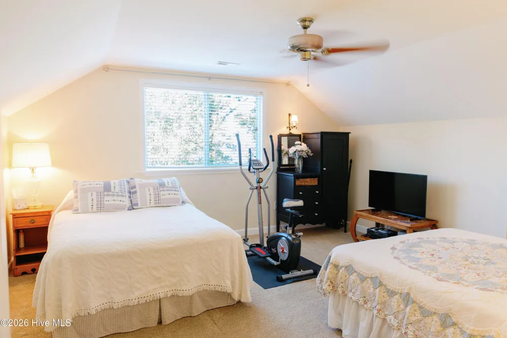 998 Bayview Road Bath, NC 27808