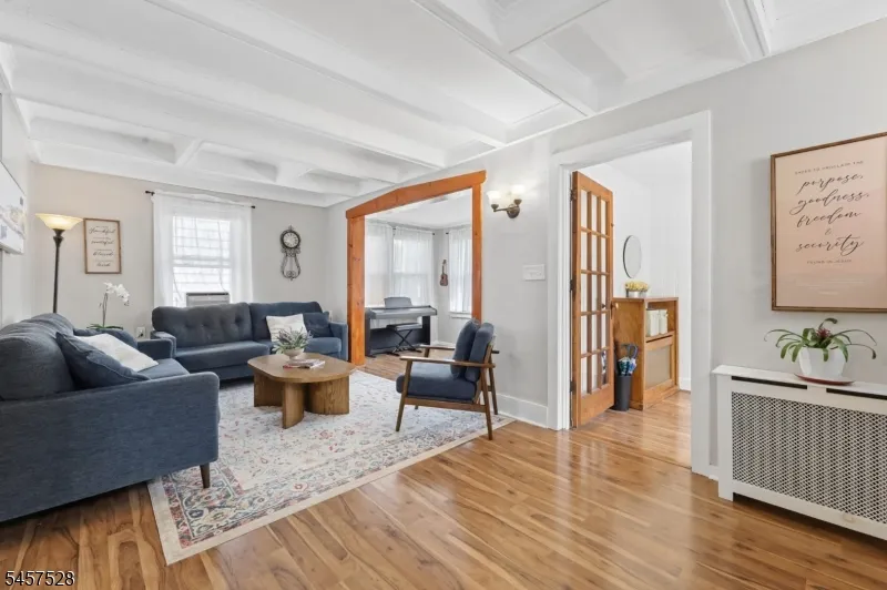 32 Barrington Ave Clifton City, NJ 07011