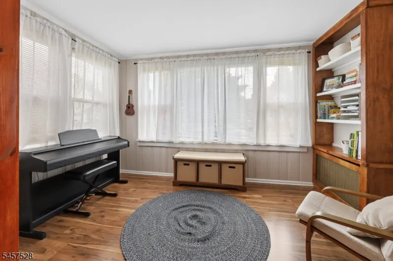 32 Barrington Ave Clifton City, NJ 07011