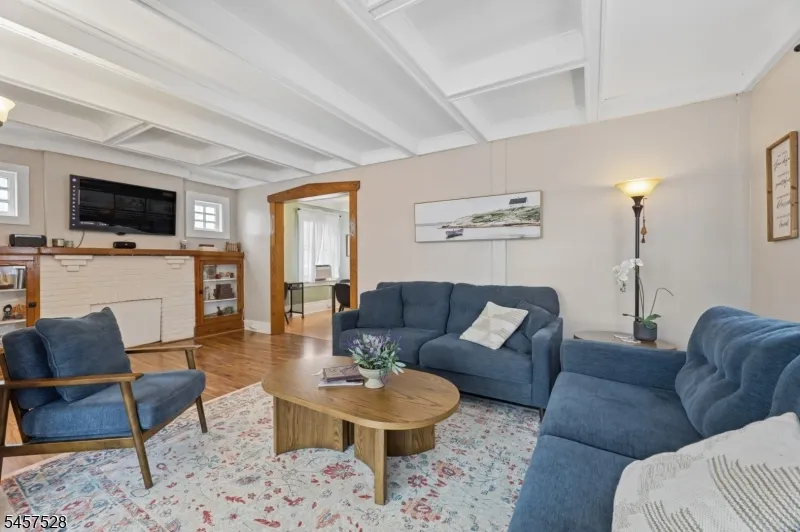 32 Barrington Ave Clifton City, NJ 07011