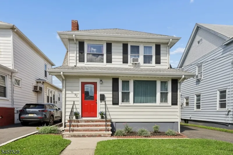 32 Barrington Ave Clifton City, NJ 07011