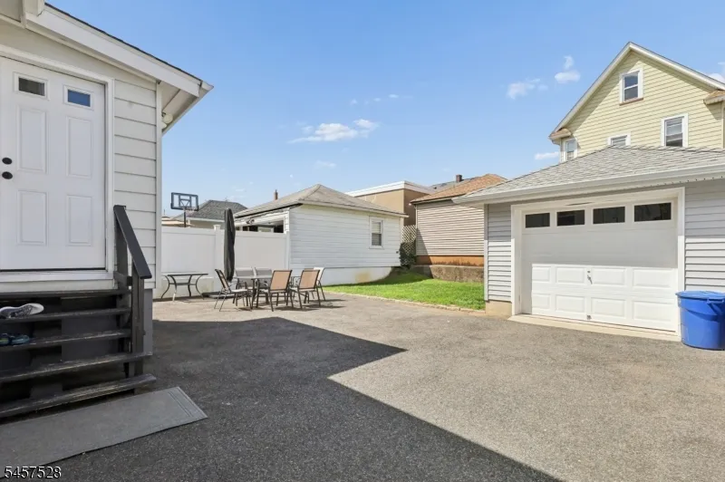 32 Barrington Ave Clifton City, NJ 07011