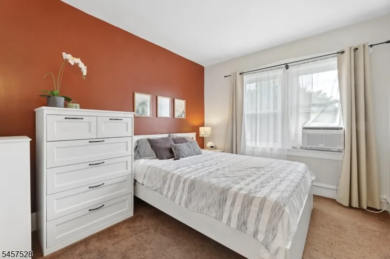 32 Barrington Ave Clifton City, NJ 07011