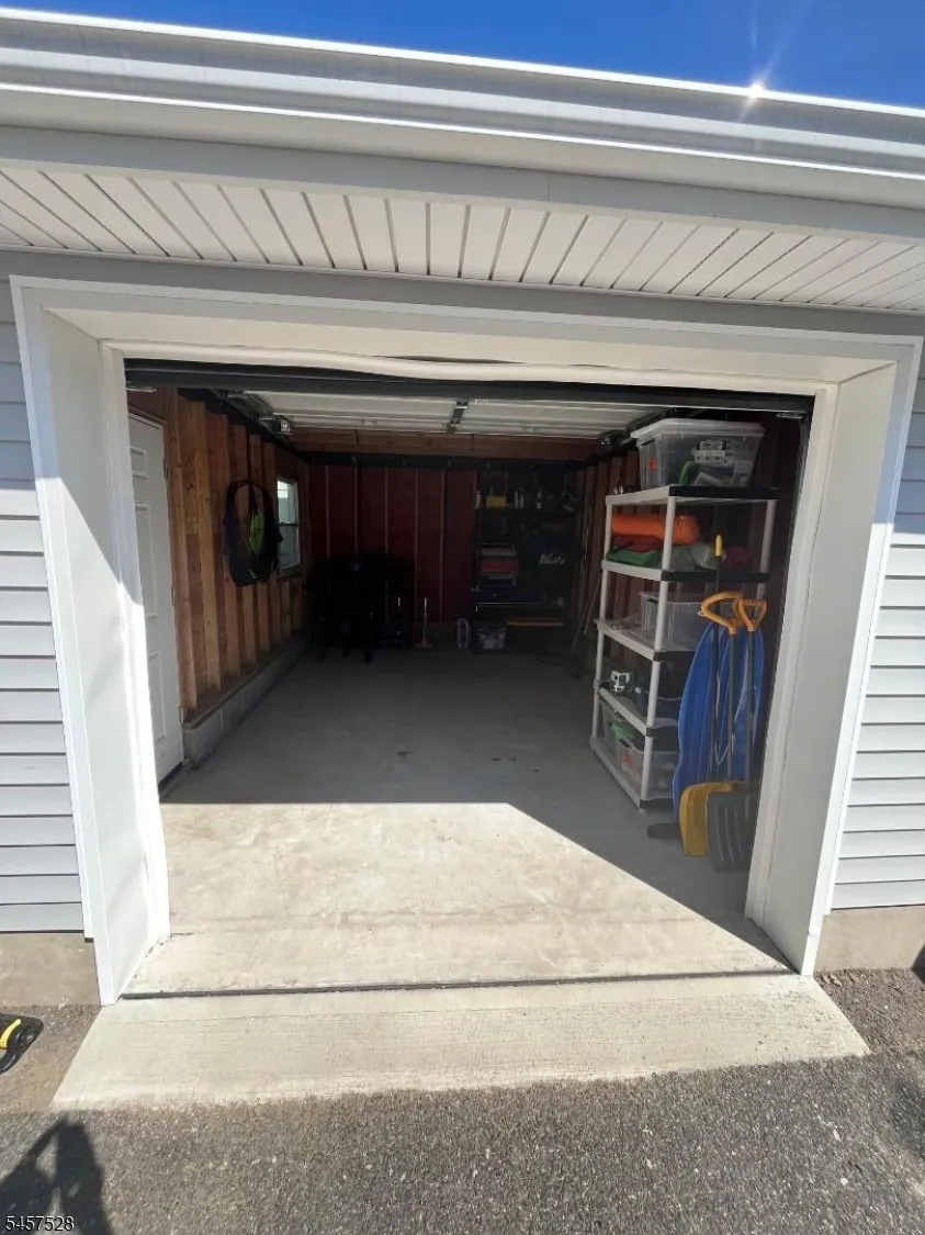 32 Barrington Ave Clifton City, NJ 07011