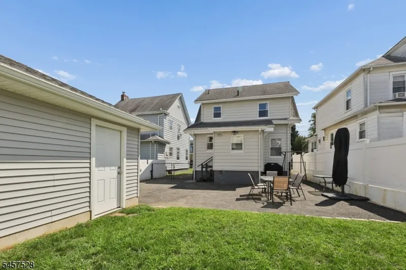 32 Barrington Ave Clifton City, NJ 07011
