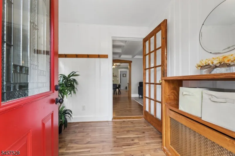 32 Barrington Ave Clifton City, NJ 07011