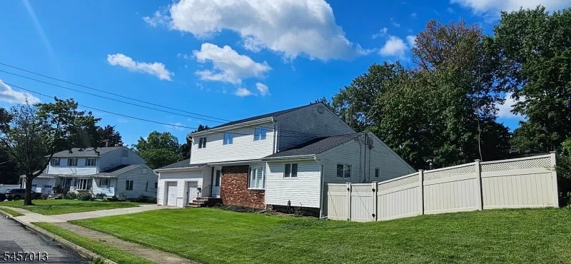 10 Evelyn Ter Wayne, NJ 07470