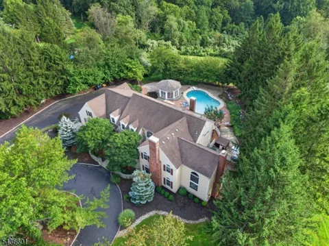 5 Pine Pl