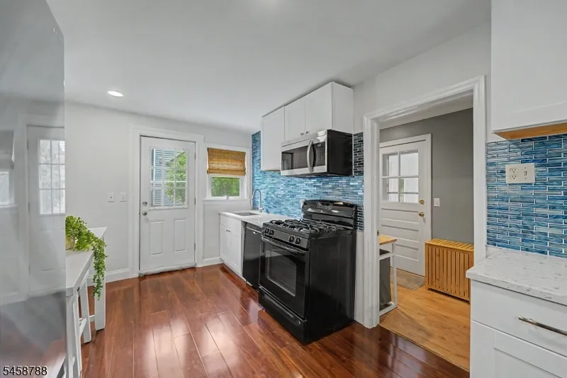 16 Jaqui Ave Morris Plains, NJ 07950
