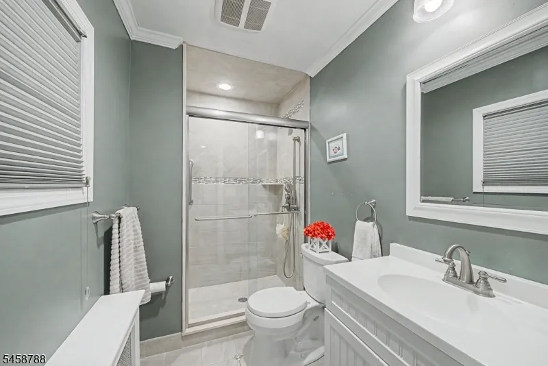 16 Jaqui Ave Morris Plains, NJ 07950