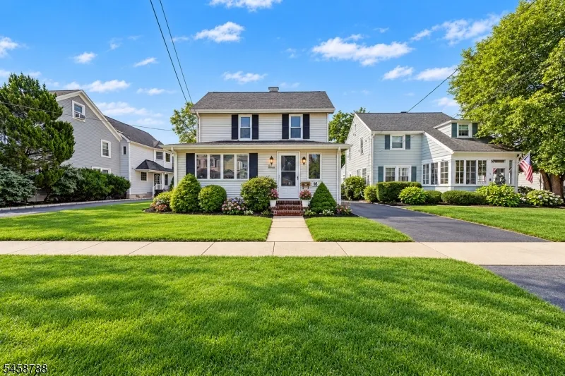 16 Jaqui Ave Morris Plains, NJ 07950