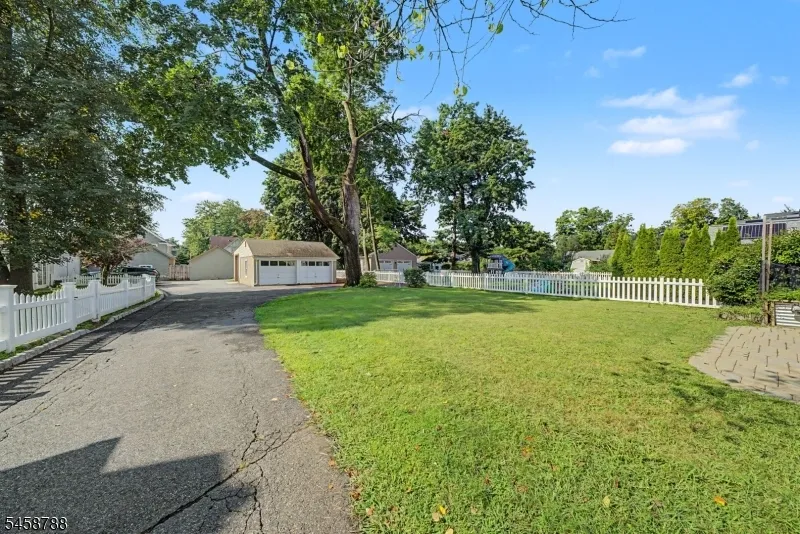 16 Jaqui Ave Morris Plains, NJ 07950