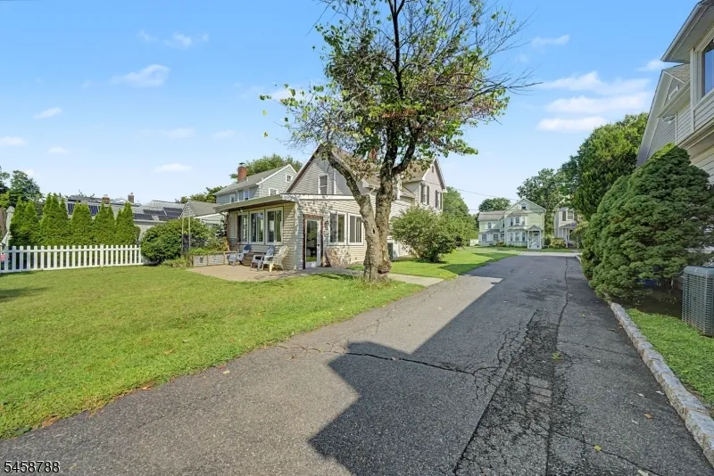 16 Jaqui Ave Morris Plains, NJ 07950