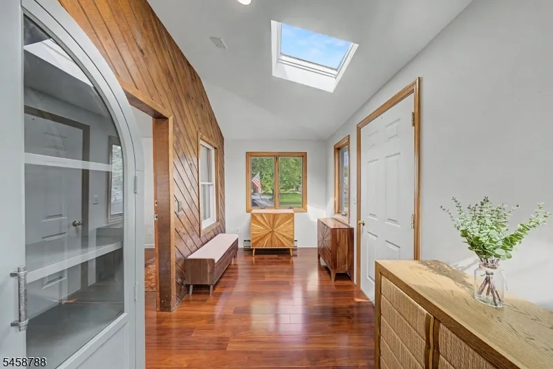 16 Jaqui Ave Morris Plains, NJ 07950