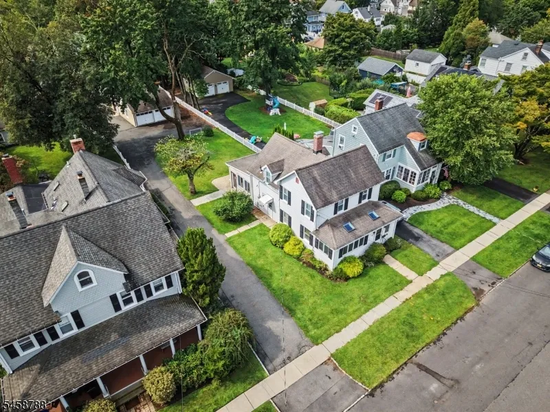 16 Jaqui Ave Morris Plains, NJ 07950